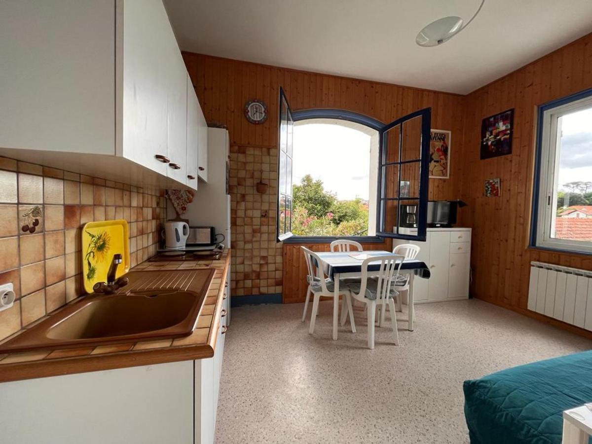 Appartement Calme Proche Plage Avec Parking Gratuit A Saint-Jean-De-Luz - Fr-1-239-804 Exterior photo