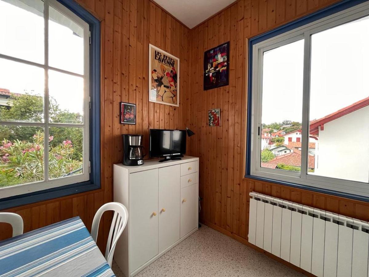 Appartement Calme Proche Plage Avec Parking Gratuit A Saint-Jean-De-Luz - Fr-1-239-804 Exterior photo